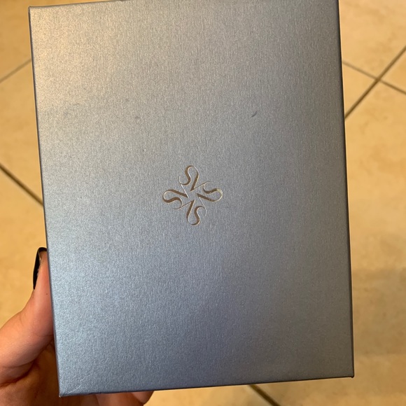 Simply Vera Vera wang “K” necklace - Picture 3 of 4